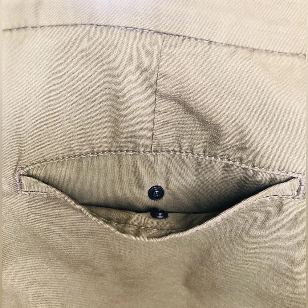 NWOT Old Navy Army Green Flat-Front Men’s Shorts